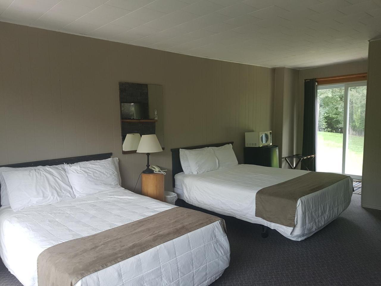 The Spirit Rock Outpost & Lodge Wiarton Esterno foto