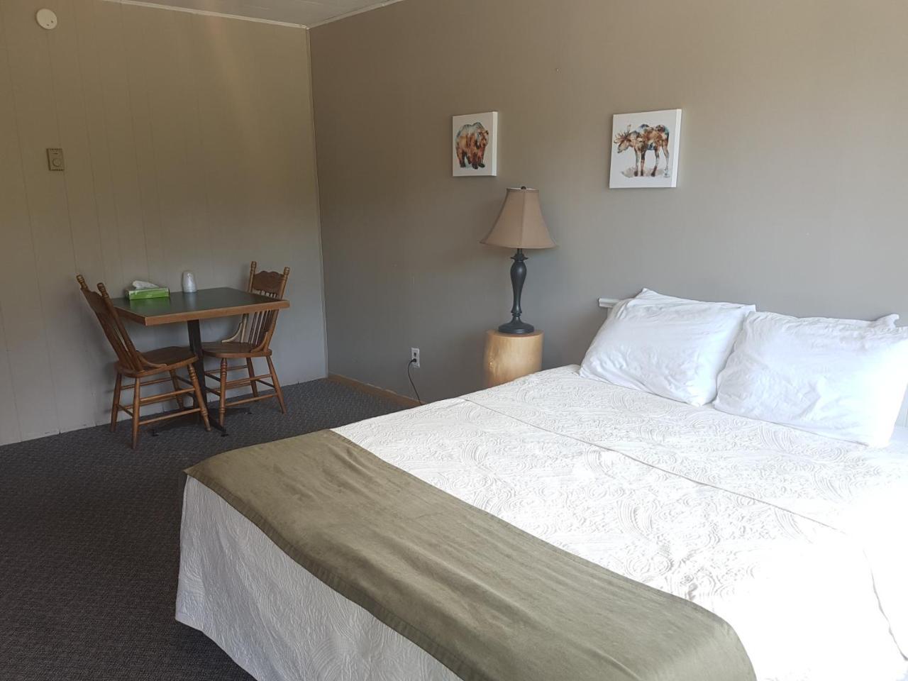 The Spirit Rock Outpost & Lodge Wiarton Esterno foto