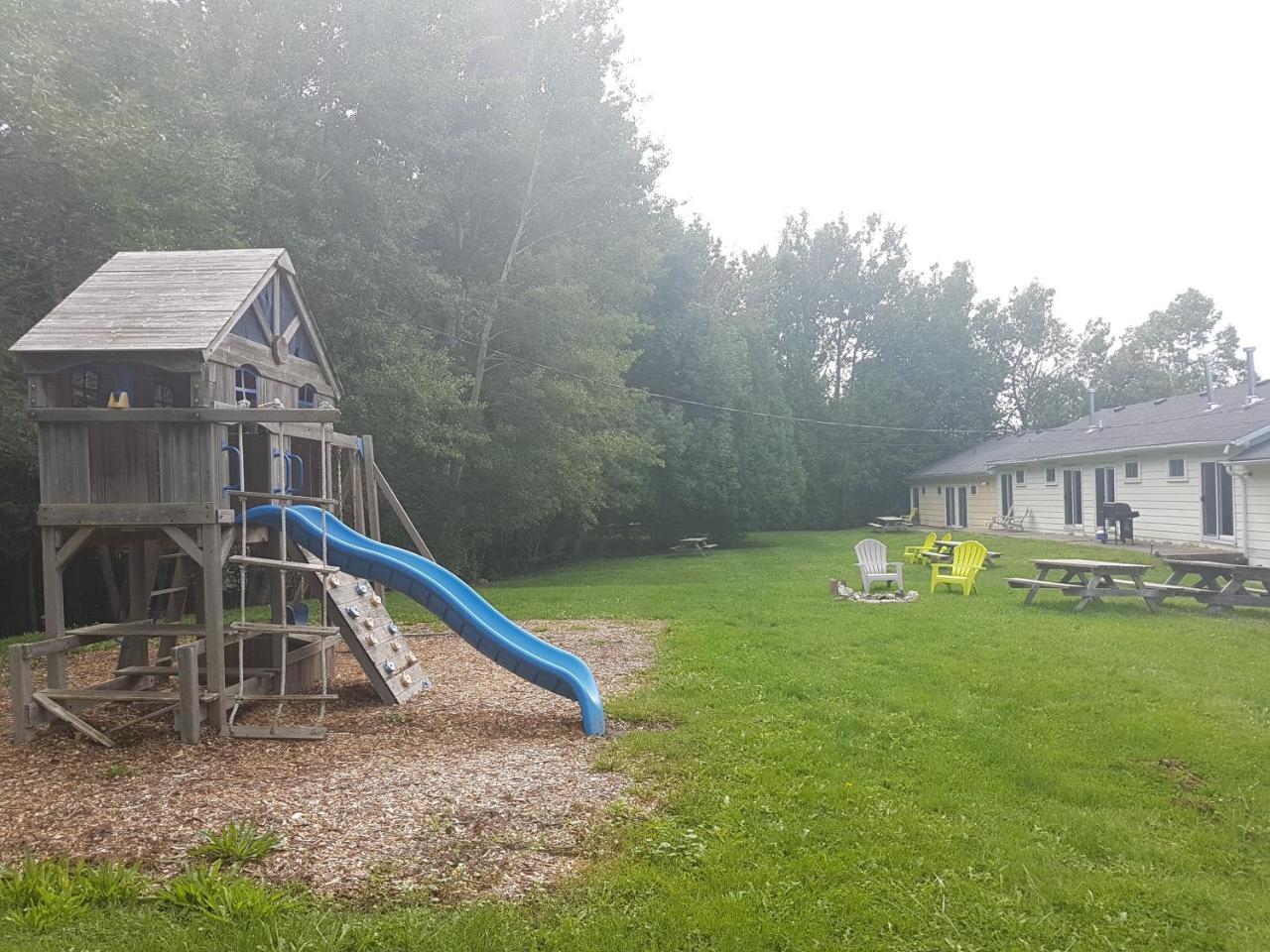 The Spirit Rock Outpost & Lodge Wiarton Esterno foto